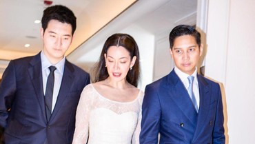 img-title Dihadiri Putra Sambung, 7 Foto Pernikahan Budi Djiwandono dengan Mila Gunawan
