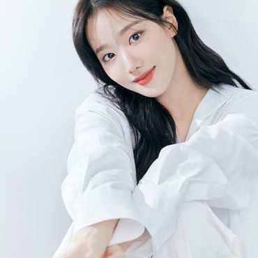 Lee Naeun Diduga Kencan dengan Pemain PSG Lee Kang In, Ini Kata Agensi