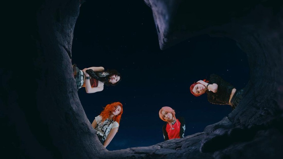 Lirik Lagu Mr. Vampire - ITZY