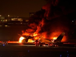 Semua Penumpang Japan Airlines yang Terbakar Selamat, Netizen: Ajaib