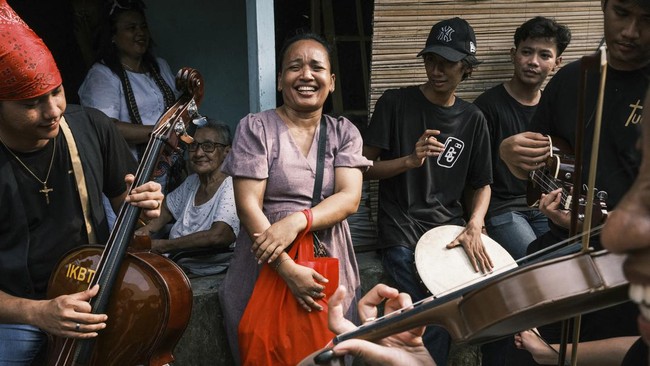 FOTO: Warga Kampung Tugu Rayakan Tahun Baru dengan Tradisi Rabo-rabo