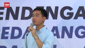 VIDEO: Gibran Awali 2024 Kampanye di Sragen, Janji Permudah PKL