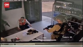 VIDEO: Rekaman Tentara Israel Rundung Pegawai Pom Bensin Palestina