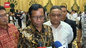 VIDEO: Relawan GAMA Dianiaya, Mahfud: Sportifitas TNI Dipertaruhkan