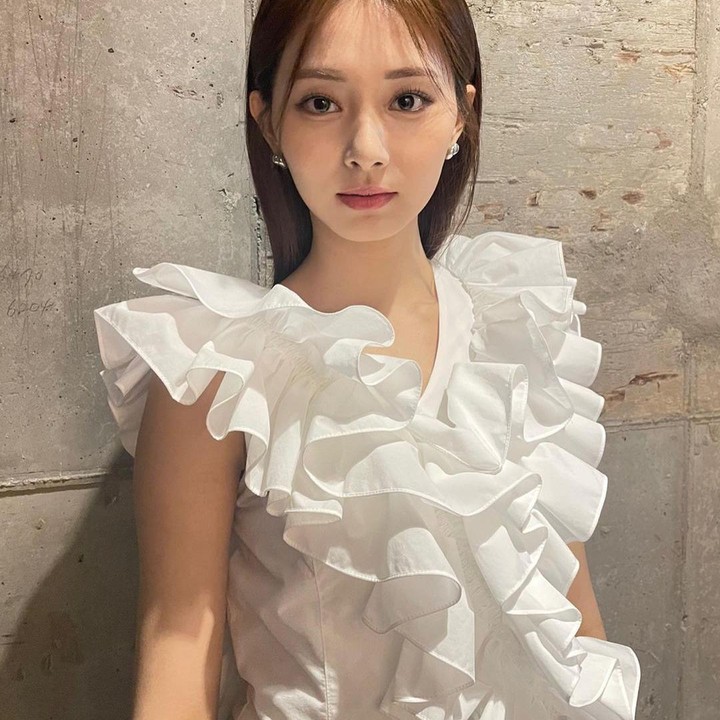 <p>Bernama lengkap Chou Tzu Yu, anggota Twice ini berada di urutan 11 dalam daftar 100 wanita tercantik, Bunda. Ia sudah sembilan kali masuk daftar ini. (Foto: Instagram @thinkaboutzu)</p>