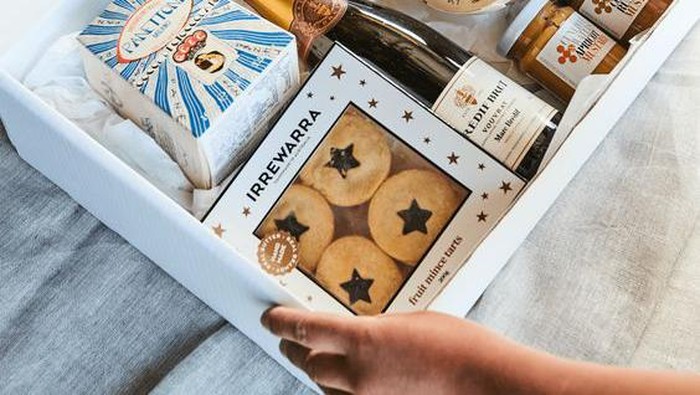 Jadi Tren, Apa Penyebab Orang Suka Kirim Hampers Saat Perayaan Besar?