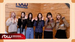 Lirik Lagu Biscuit - Purple Kiss