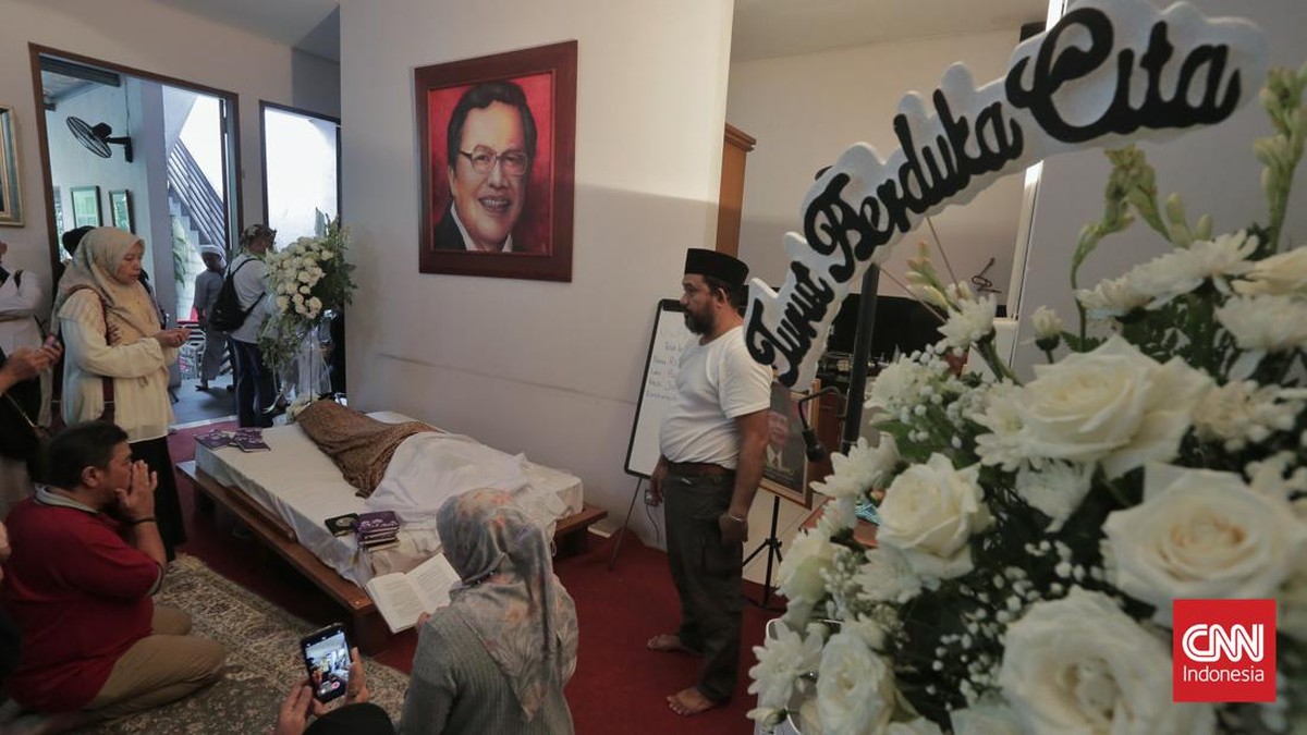 FOTO: Suasana Rumah Duka Rizal Ramli