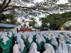 Kala Guru Kemenag Ciamis Upacara-Ziarah ke Makam Bupati Galuh