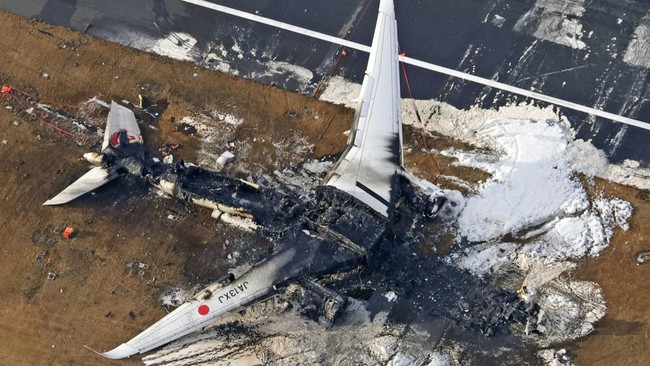 Maskapai Japan Airlines memperkirakan rugi Rp1,62 triliun imbas insiden pesawatnya hancur dan bertabrakan dengan pesawat lain.