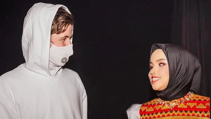 Putri Ariani dan Alan Walker