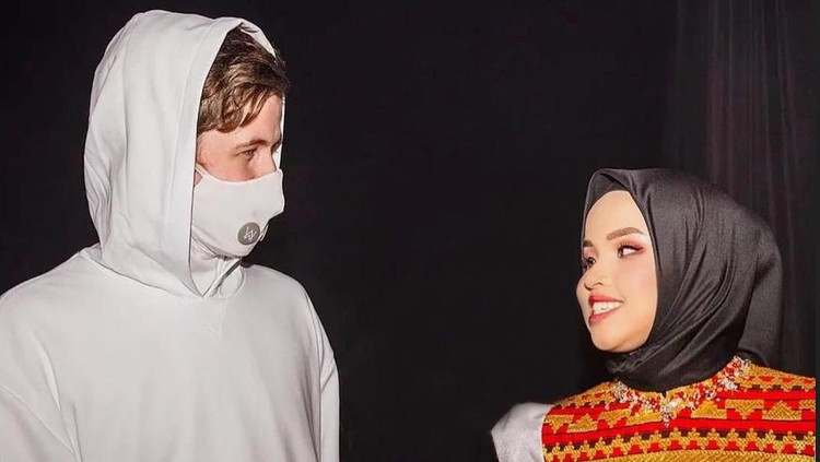 Putri Ariani dan Alan Walker