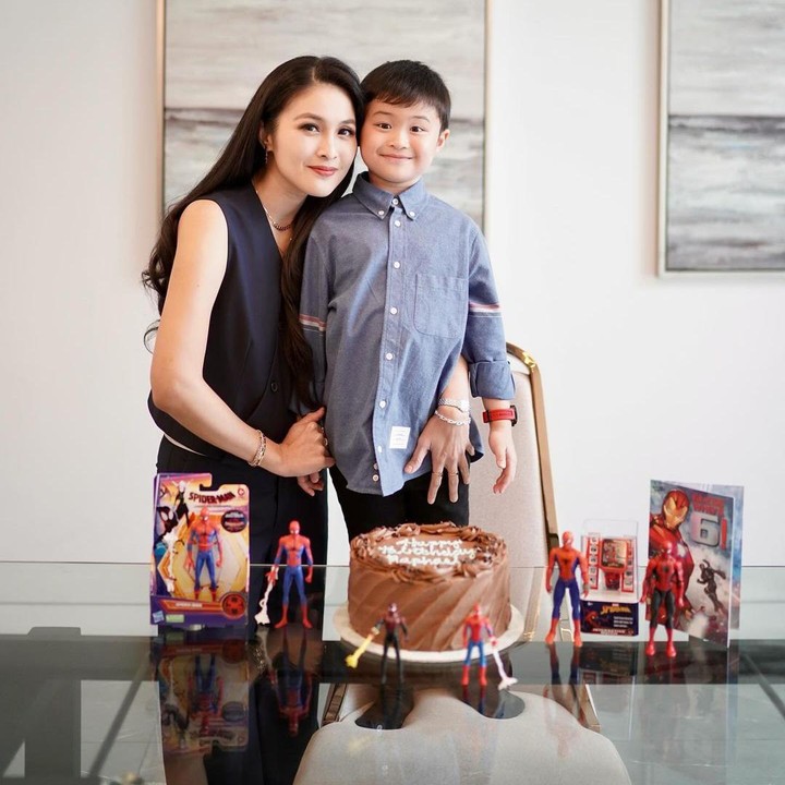 <p>Sandra Dewi tengah berbahagia. Putra sulungnya, Raphael Moeis sudah menginjak usia 6 tahun. (Foto: Instagram: @sandradewi88)</p>