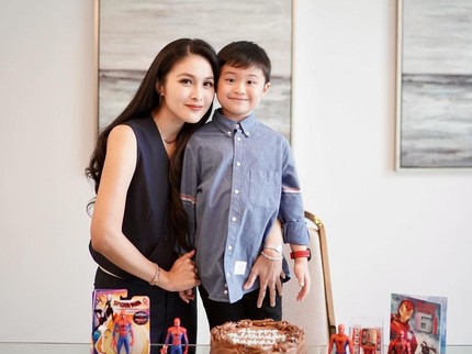 Terpopuler: Potret Ultah Raphael Putra Pertama Sandra Dewi di California