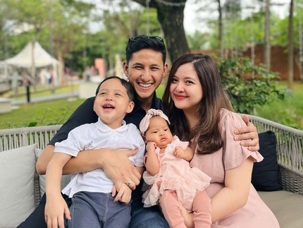 7 Potret Shanin Putri Tasya Kamila Sudah Berusia 1 Tahun, Cantik dan Gemas Bun
