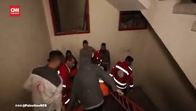 VIDEO: Kepanikan Warga saat Gedung PRCS Dihantam Serangan Israel
