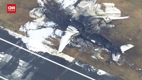 VIDEO: Kondisi Bangkai Pesawat Jepang Airlines usai Terbakar
