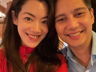 img-title Gaya Istri Budi Djiwandono Pakai Tas Mewah di Pelantikan Kakak Ipar yang Jadi Wemenkeu