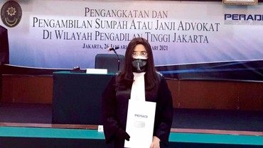 img-title Sempat Vakum Jadi Artis, 7 Potret Cornelia Agatha yang Kini Jadi Pengacara