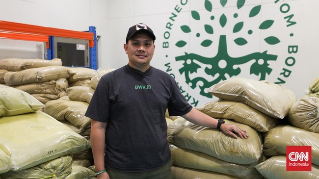 Eddo (32) terpuruk setelah usaha warnetnya bangkrut imbas tren gim online di ponsel. Tapi kini ia sukses bisnis kratom dengan omzet Rp17 miliar per bulan.