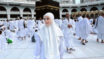 Febby Rastanty nazar umrah setelah lulus kuliah