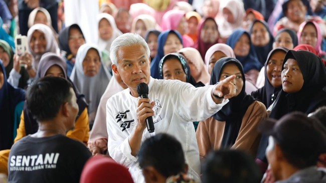 Ganjar Pranowo merespons pertemuan Presiden Jokowi dan Menhan Prabowo Subianto di sebuah makan malam pada Jumat (5/1).