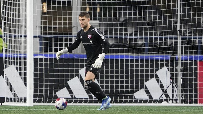 Kiper klub Major League Soccer (MLS) FC Dallas Maarten Paes dikabarkan jadi salah satu calon pemain naturalisasi Timnas Indonesia.