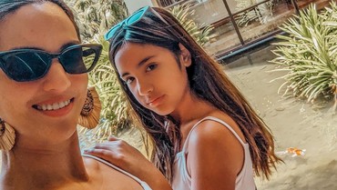 img-title Pesan Menyentuh Nia Ramadhani Minta Maaf ke Putri Sulung