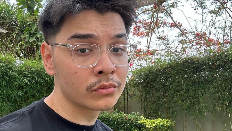 Sean Ivan adik Irish Bella