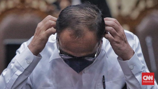 Mantan pejabat Ditjen Pajak Rafael Alun Trisambodo divonis pidana 14 tahun penjara dan denda Rp500 juta subsider tiga bulan kurungan dalam tingkat banding.