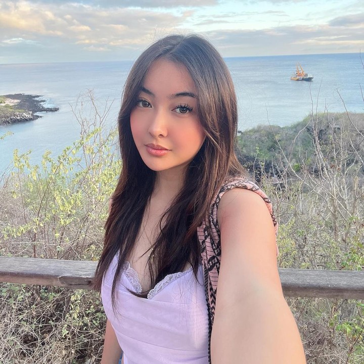 <p>Abigail ternyata merupakan seorang pilot profesional untuk pesawat pribadi. (Foto: Instagram @abigailmchel)<br /><br /><br /></p>