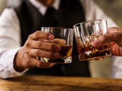 Tujuh Wisatawan di Fiji Keracunan Minuman Beralkohol
