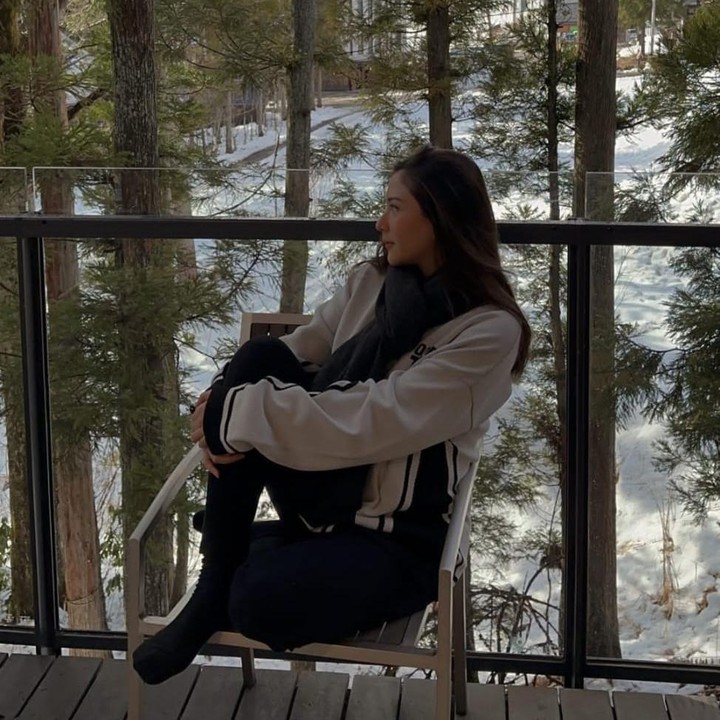 <p>Jessica Mila sedang menikmati momen liburan bersama keluarga besar sang suami, Yakup Hasibuan. Diketahui, keluarga besar mereka memilih Jepang sebagai destinasi. (Foto: Instagram @jscmila)<br /><br /><br /></p>