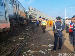 KA Turangga Bertabrakan dengan KA Lokal Bandung Raya