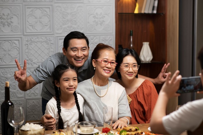 Meluangkan waktu bersama keluarga/ Foto: Freepik.com/freepik Meluangkan waktu bersama keluarga/ Foto: Freepik.com/freepik