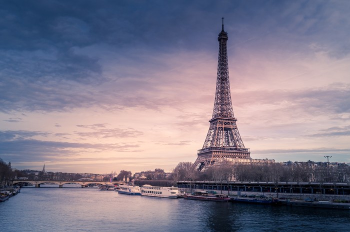 The Eiffel Tower is closed due to a worker strike/Photo: Freepik/wirestock