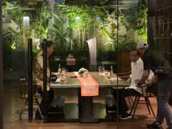 Video: Jokowi Makan Malam Bersama Prabowo di Plataran GBK