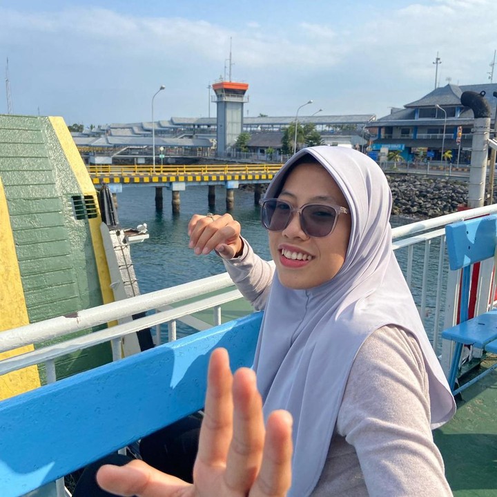 <p>Ini dia foto Megawati Hangestri yang dikomentari oleh idol K-Pop yang juga member boygroup Seventeen, Seungkwan, Bunda. Wanita asal Jember yang lahir pada September 20, 1999 ini mendapat komentar penyemangat bertuliskan "Fighting" dari sang idol tampan. (Foto: Instagram @megawatihangestrip)</p>