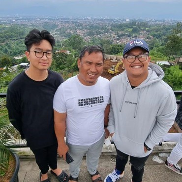 Terungkap, 7 Potret Nyanyang DPRD Kepri yang Anaknya Diduga Dianiaya Satria Cogil