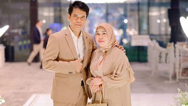 img-title 8 Potret Harmonis Orang Tua Lesti Kejora, Dulu Jadi ART & Jualan Mie Ayam