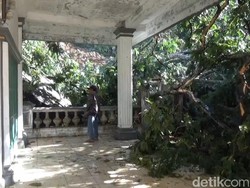Sejumlah Rumah Warga di Gunung Anaga Rusak Akibat Longsor