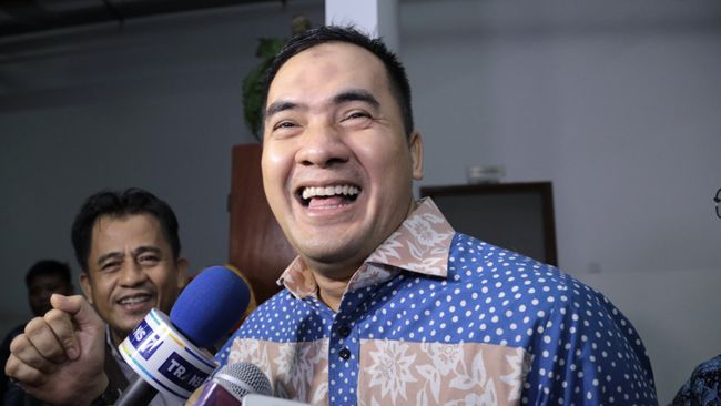 Usai viral video Saipul Jamil ditangkap polisi di jalur TransJakarta di kawasan Daan Mogot, keluarga Saipul Jamil datang ke Polsek Tambora.