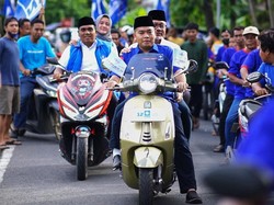 Penuh Antusias, Warga Pekalongan Jemput Zulhas Naik Motor & Pakai Selawat