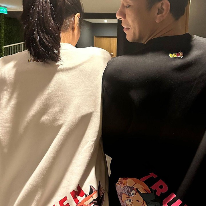 <p>Momen kebersamaan ayah dan anak ini memang jarang tertangkap kamera. Namun, keduanya diketahui sangat dekat dan saling mendukung. Belum lama ini, Alleia datang ke konser Noah untuk mendukung ayahnya. Ia juga mendesain baju spesial untuk sang ayah. (Foto: Instagram @arielnoah)</p>