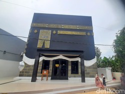 Cerita di Balik Masjid Bentuk Kabah di Jepara, Hidupkan Mimpi Warga ke Makkah