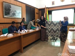 Kampuh Batik buat Resepsi Dhaup Ageng Pakualaman Dilapisi Emas Murni