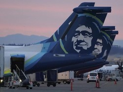 Boeing 737 Alaska Airlines Kemarin Meledak, Kini Mati Mesin di Udara