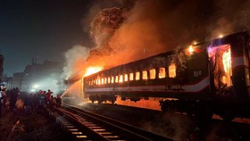 Kereta di Bangladesh Dibakar Massa Jelang Pemilu, 4 Orang Tewas