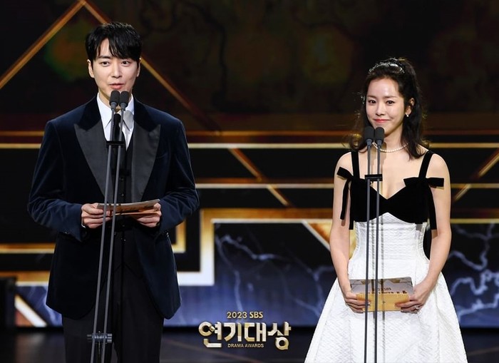 Lee Joon Hyuk dan Han Ji Min untuk Between Greetings/ Foto: instagram.com/sbsdrama.official