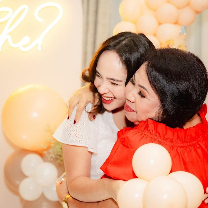 <p>Artis Pamela Bowie baru saja menggelar acara <em>gender reveal</em> kehamilan pertamanya, Bunda. Acara diselenggarakan secara sederhana dan hanya dihadiri kerabat dekat. (Foto: Instagram @pammybowie)</p>